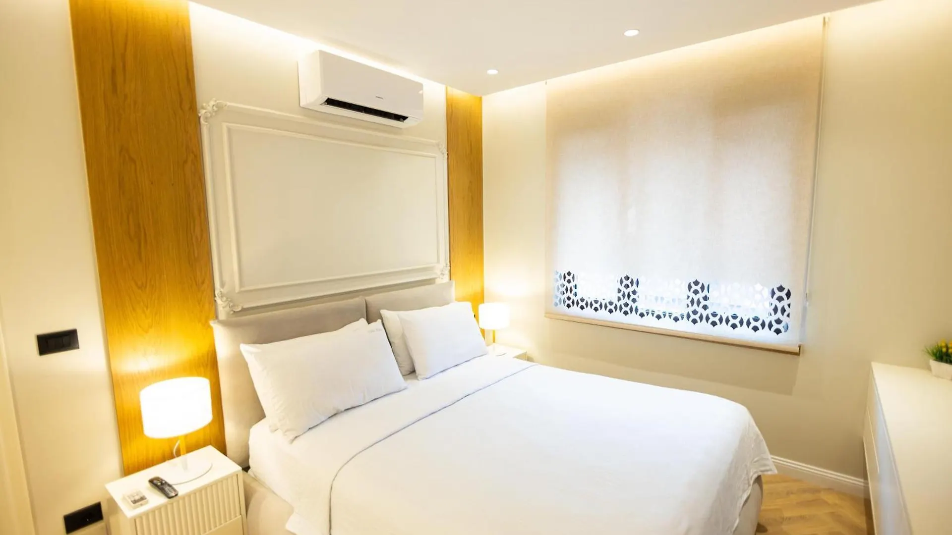 Ami'S Apartments كورتشي